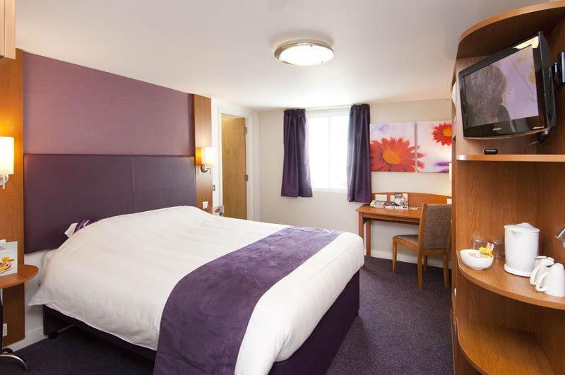 Premier Inn Premier Inn ويلينغبوره المظهر الخارجي الصورة