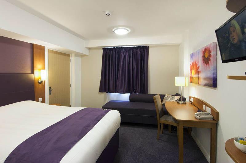 Premier Inn Premier Inn ويلينغبوره المظهر الخارجي الصورة